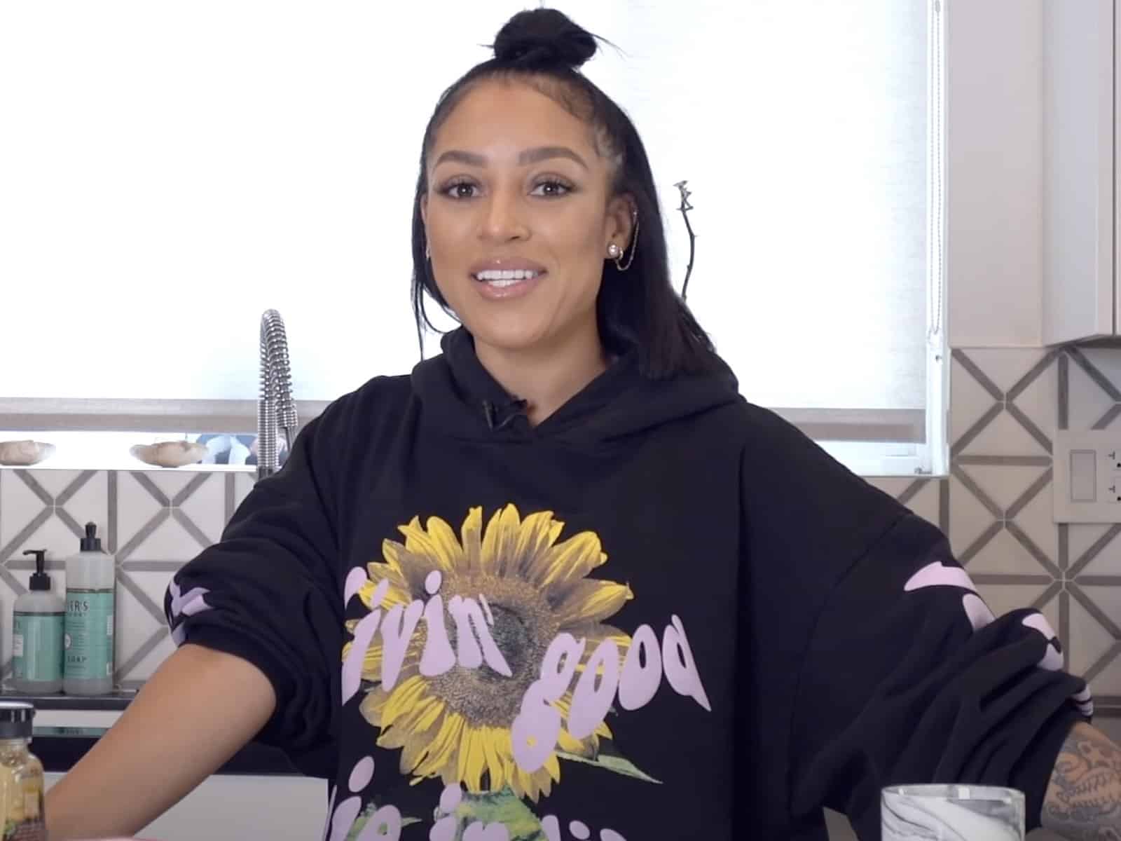 Who is Joie Chavis? Age, Height, Boyfriend, Measurements, Wiki - Net - Who Is Joie Chavis? Model, Dancer, and Celebrity Mom in the Spotlight
