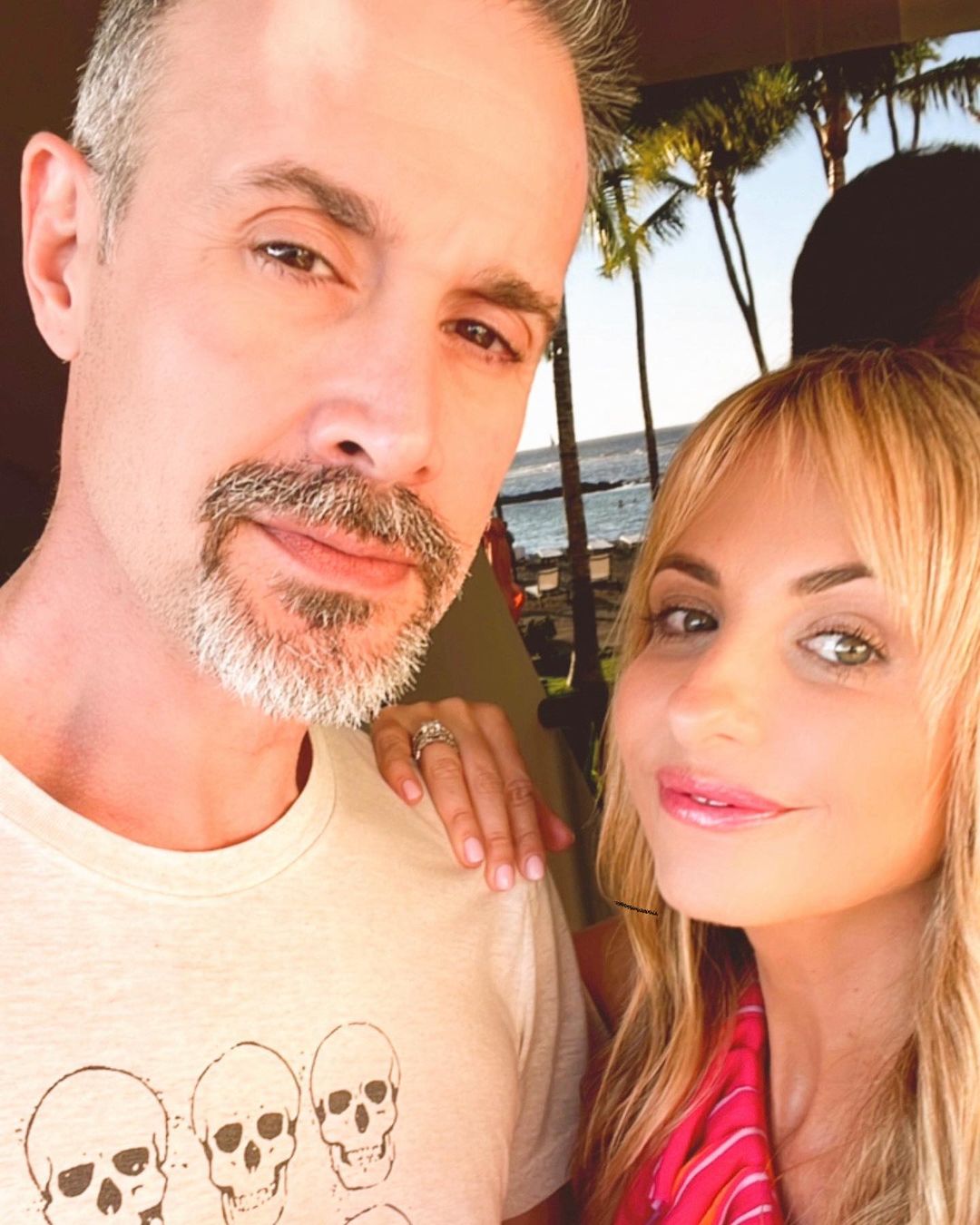 Who is Sarah Michelle Gellar's Husband? Age, Wikipedia, Career, Net - Who Is Sarah Michelle Gellar’s Husband? Meet Freddie Prinze Jr., Her Longtime Love and Co-Star