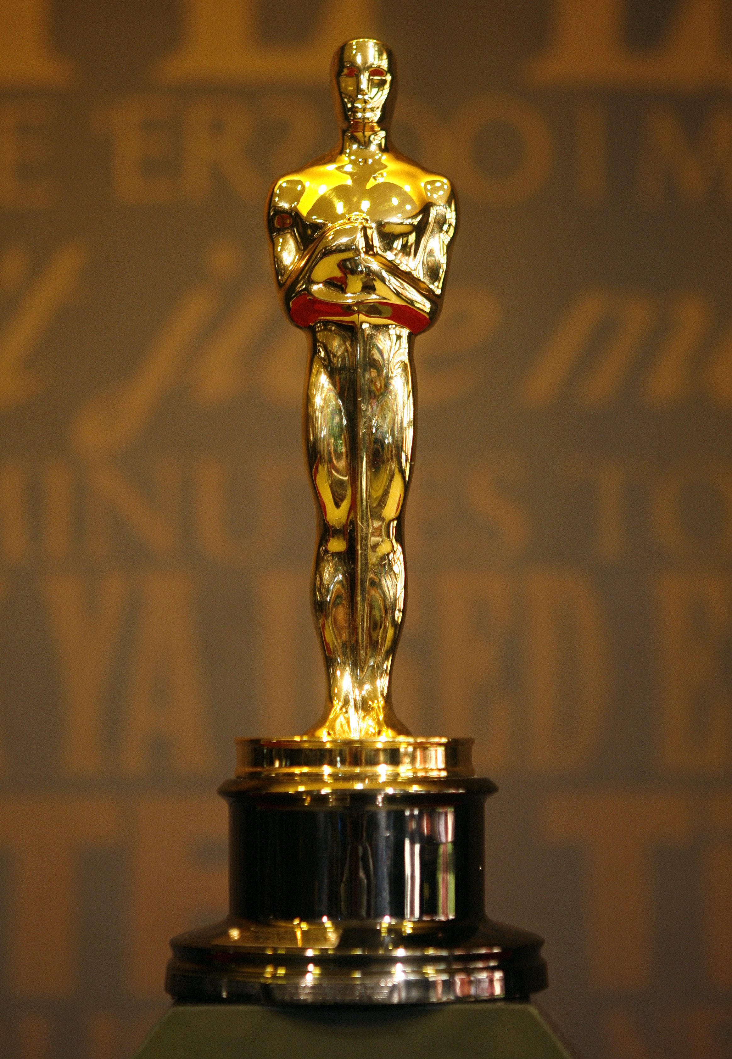 Why is the Oscars' Trophy Worth Only $1? EXPLAINED - News18 - oscar orlencia the witch and the beast