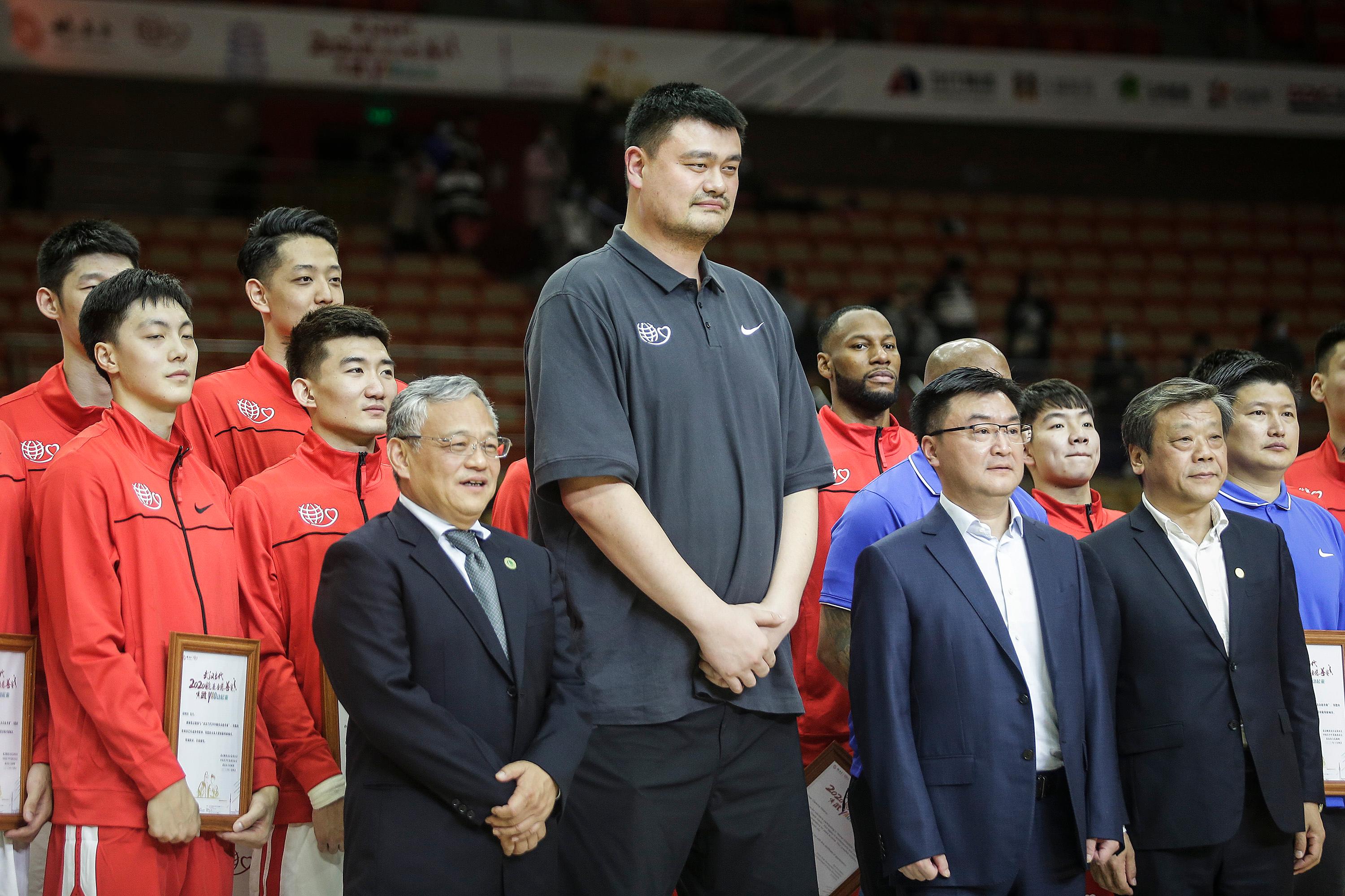 Yao ming height - locedapple - Yao Ming Height – Just How Tall Is the NBA Giant?