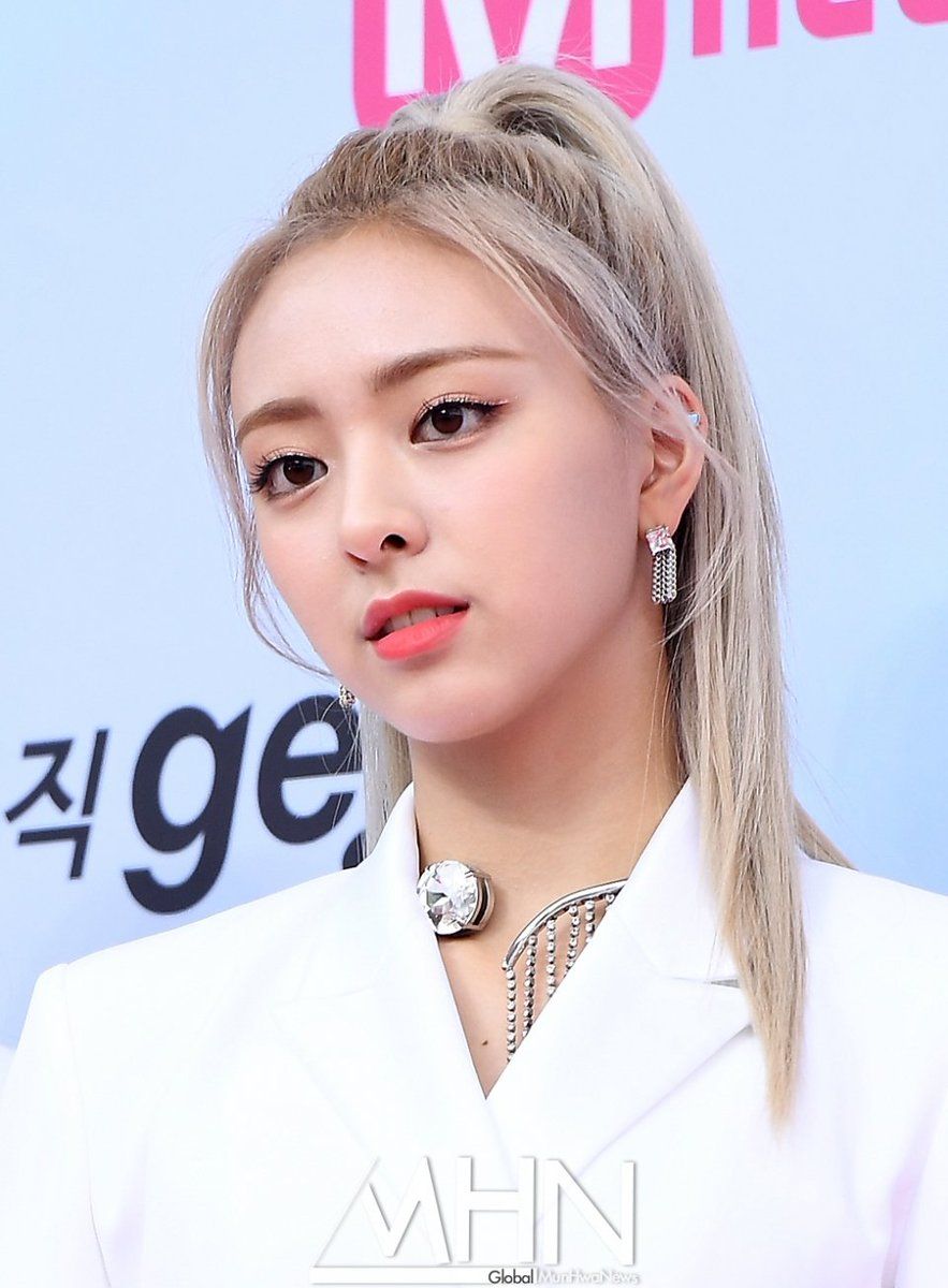 yuna pics on Twitter | Itzy, Beauty pop, Music awards - yuna and the haunted hot springs