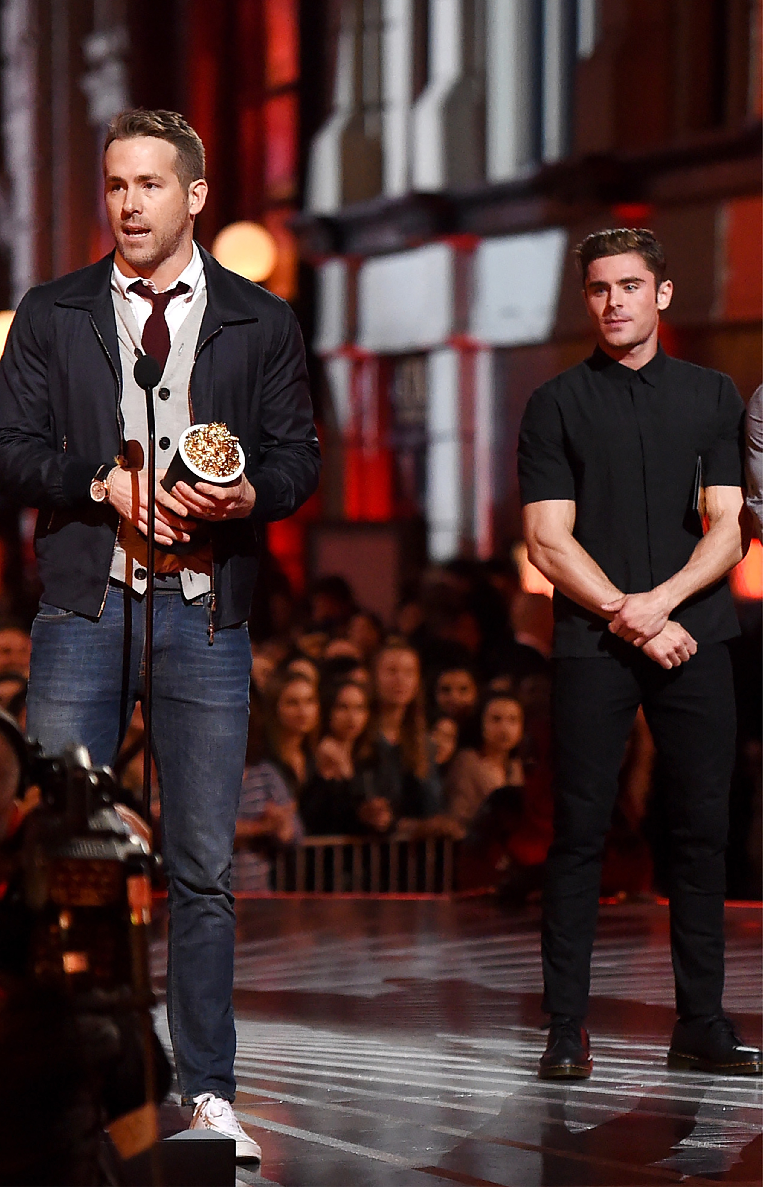 Zac Efron Height: How Tall is The Greatest Showman Actor - Zac Efron Height – How Tall Is the High School Musical Star Today?